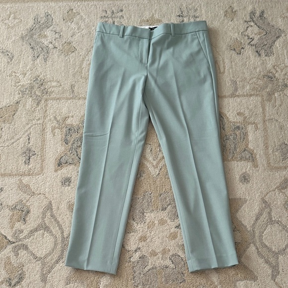 Ann Taylor Women's Cropped Pants in Sage Green - Picture 4 of 4